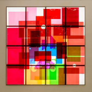 SUPERpuesta, 2026. Cajas de luz y l&aacute;minas de polipropileno. 240 x 240 x 4 cm. CM-0049