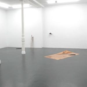 Vista de la exposición "Ese espacio fuera de mi cuerpo". F2 Galería, enero 2021.