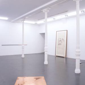 Vista de la exposición "Ese espacio fuera de mi cuerpo". F2 Galería, enero 2021.