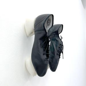 Las Huellas, 2023. Zapatos e impresiones en 3D. 18 x 27 x 10 cm. Edición 1/10. ES-0040