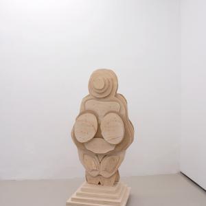 Venus, 2023. Madera y metal. 155 x 65 x 60 cm. JMG-0049